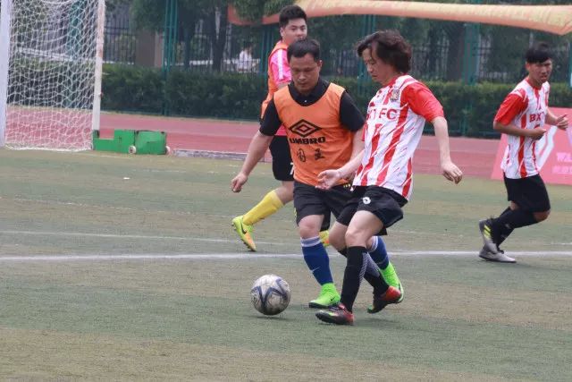 新疆麦盖提县首届村超联赛开幕 7人制绿茵场点燃乡村足球梦